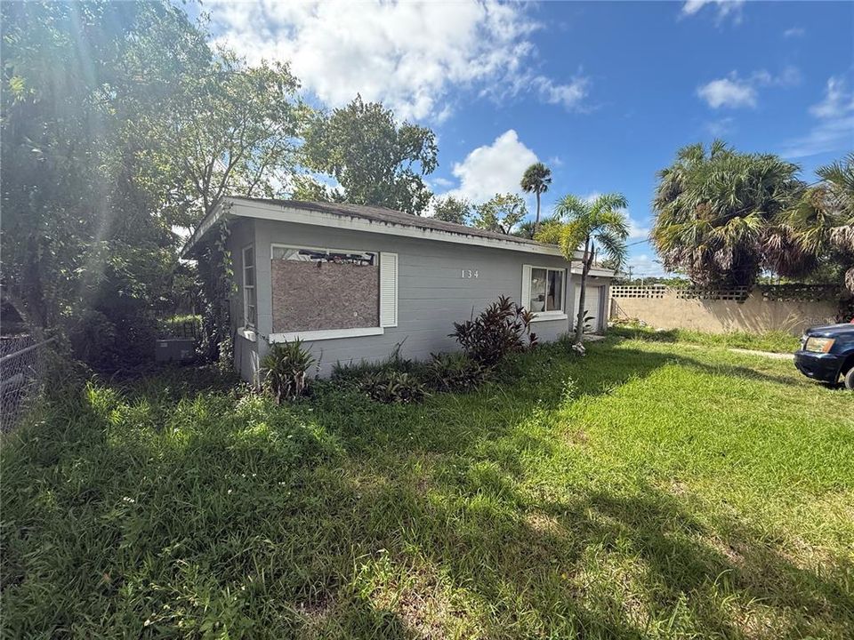 待售: $130,000 (2 贝兹, 1 浴室, 801 平方英尺)