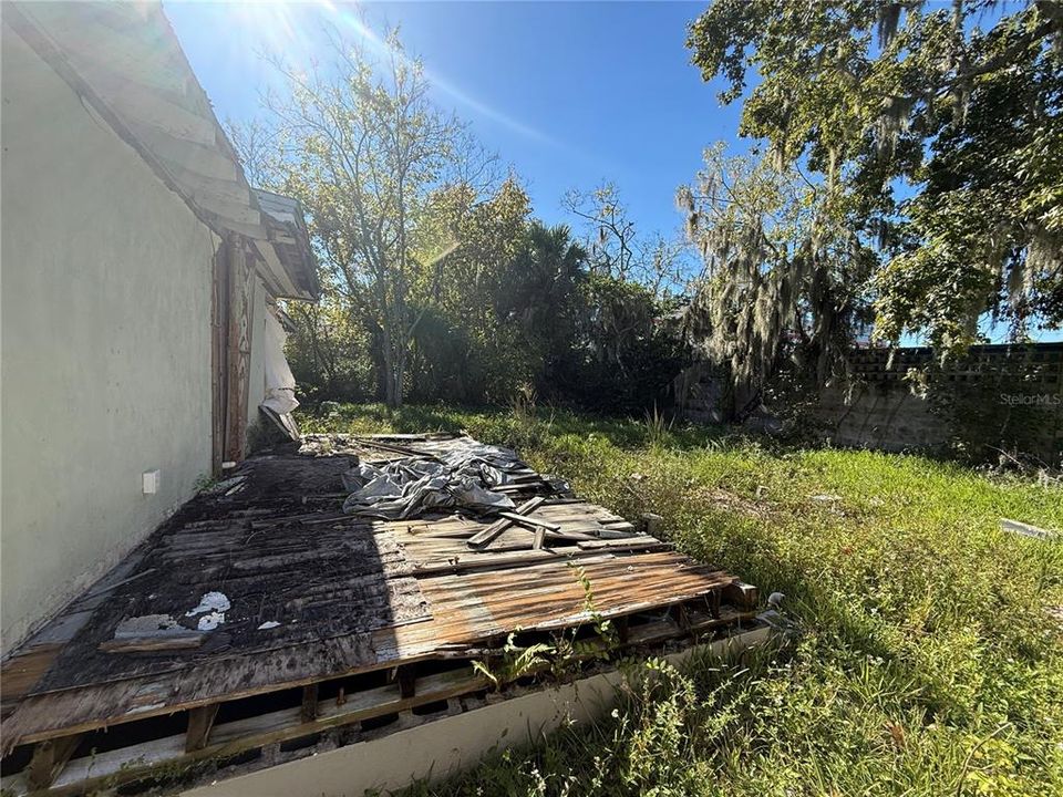 待售: $130,000 (2 贝兹, 1 浴室, 801 平方英尺)