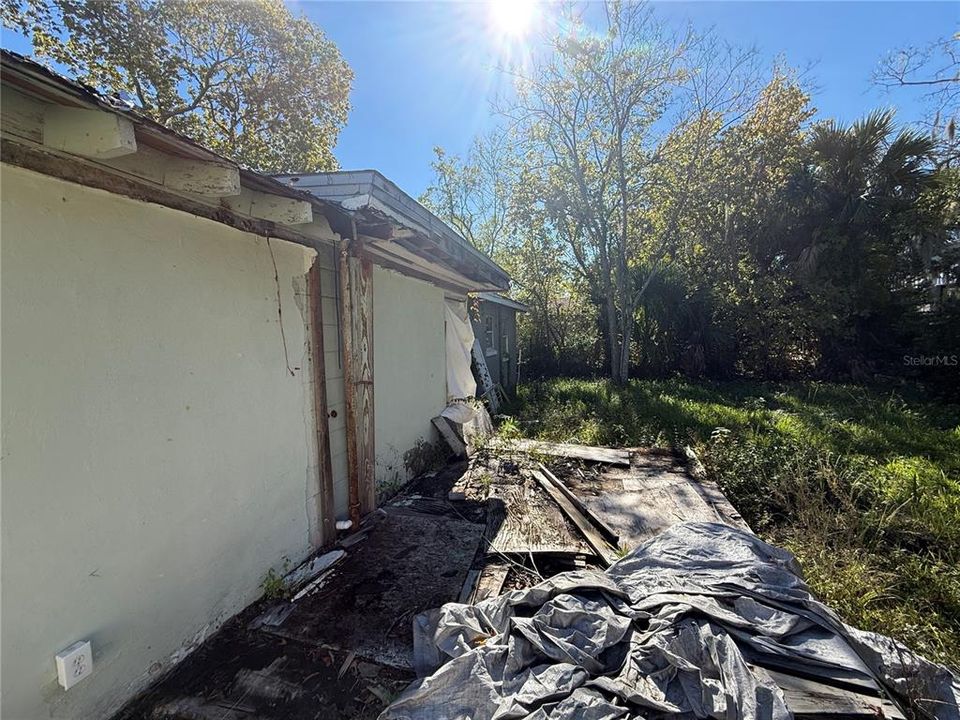 待售: $130,000 (2 贝兹, 1 浴室, 801 平方英尺)