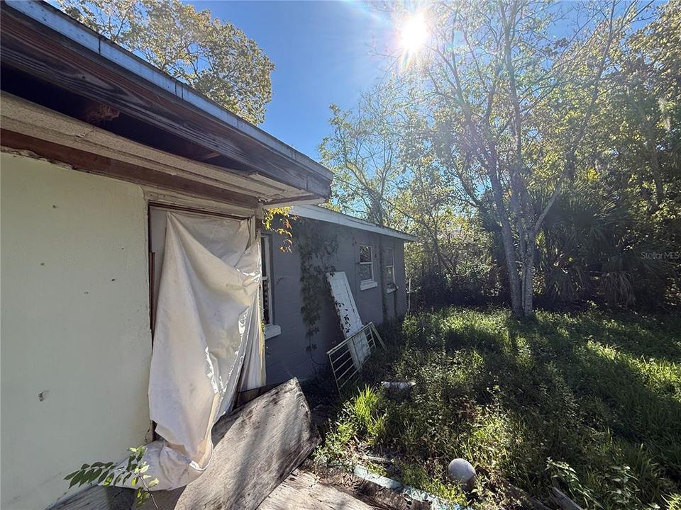 待售: $130,000 (2 贝兹, 1 浴室, 801 平方英尺)