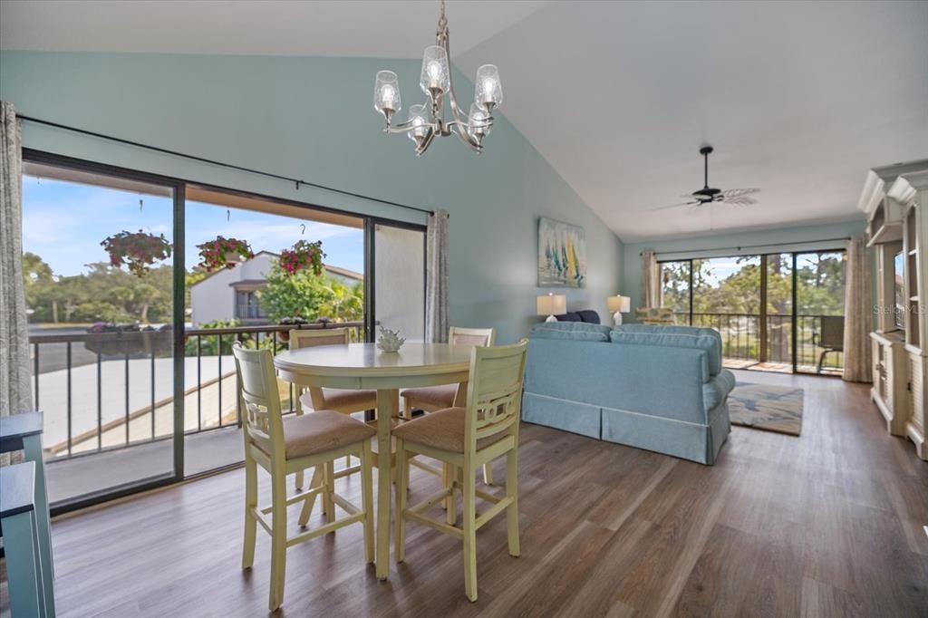 待售: $249,900 (2 贝兹, 2 浴室, 1041 平方英尺)