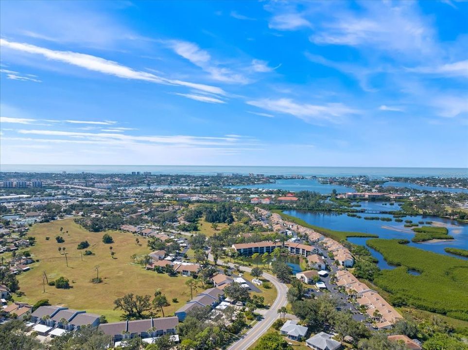 待售: $249,900 (2 贝兹, 2 浴室, 1041 平方英尺)