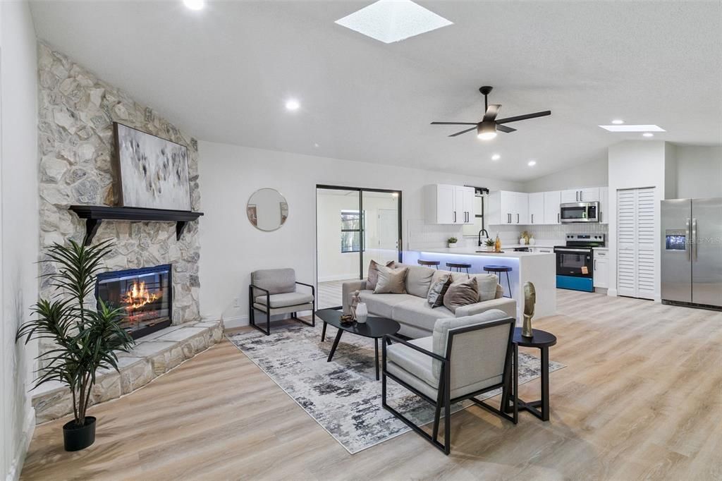 待售: $635,000 (4 贝兹, 2 浴室, 2379 平方英尺)