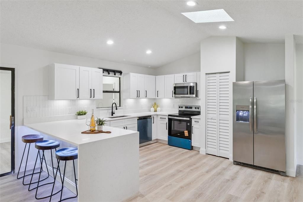 待售: $635,000 (4 贝兹, 2 浴室, 2379 平方英尺)