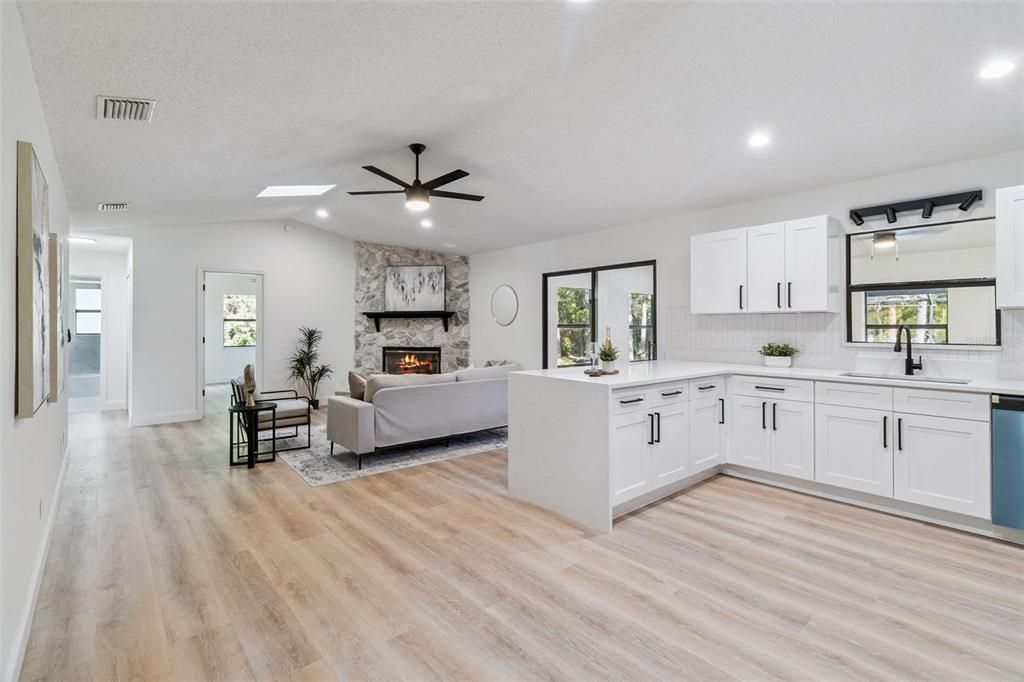 待售: $635,000 (4 贝兹, 2 浴室, 2379 平方英尺)