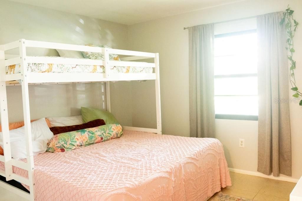 出租: $3,300 (2 贝兹, 2 浴室, 1630 平方英尺)