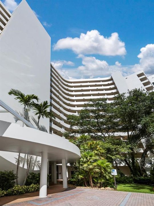 For Sale: $1,599,000 (2 beds, 2 baths, 2055 Square Feet)