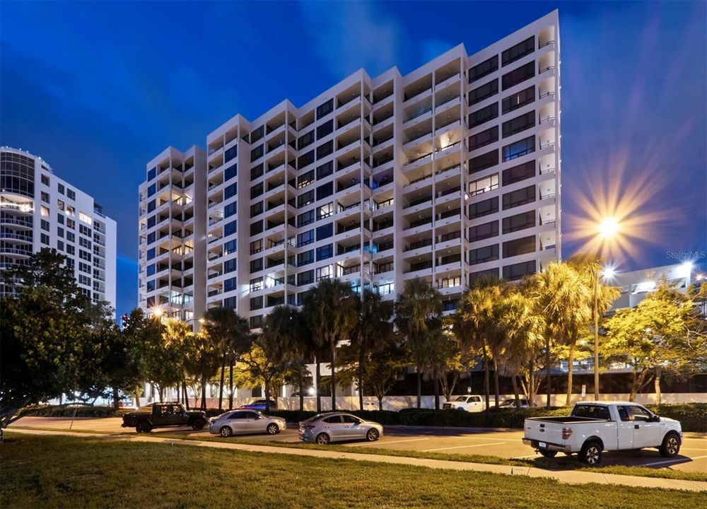 For Sale: $1,599,000 (2 beds, 2 baths, 2055 Square Feet)