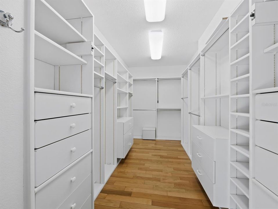 For Sale: $1,599,000 (2 beds, 2 baths, 2055 Square Feet)