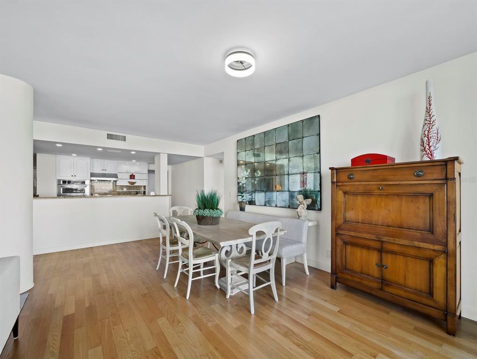 For Sale: $1,599,000 (2 beds, 2 baths, 2055 Square Feet)