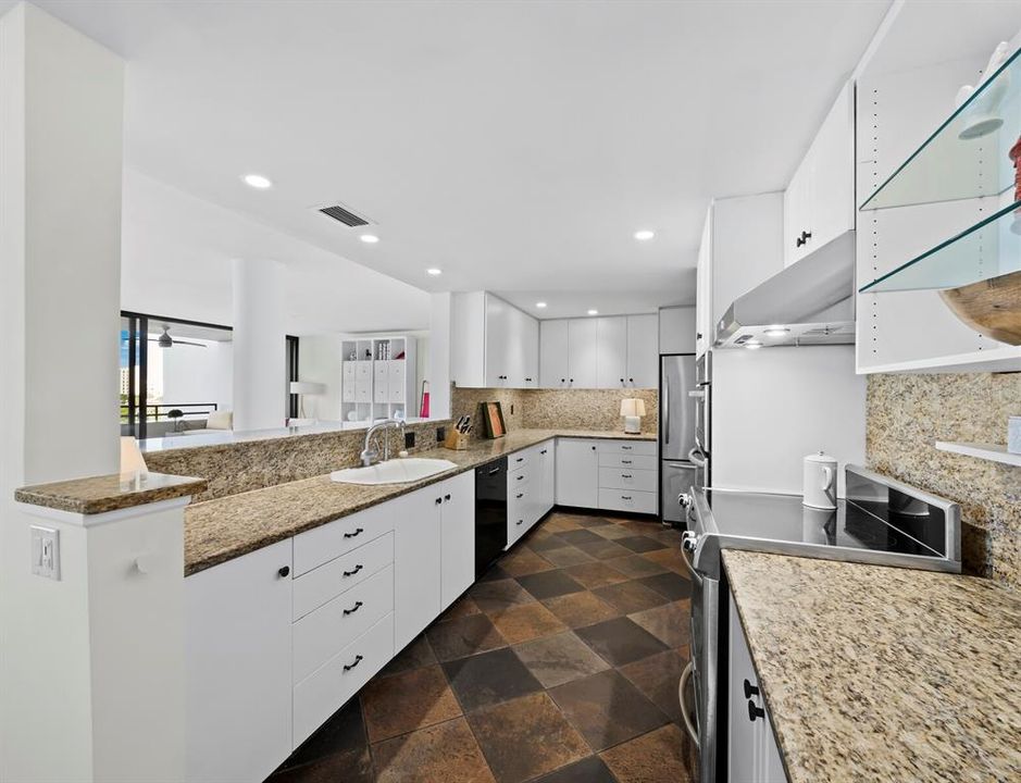 For Sale: $1,599,000 (2 beds, 2 baths, 2055 Square Feet)