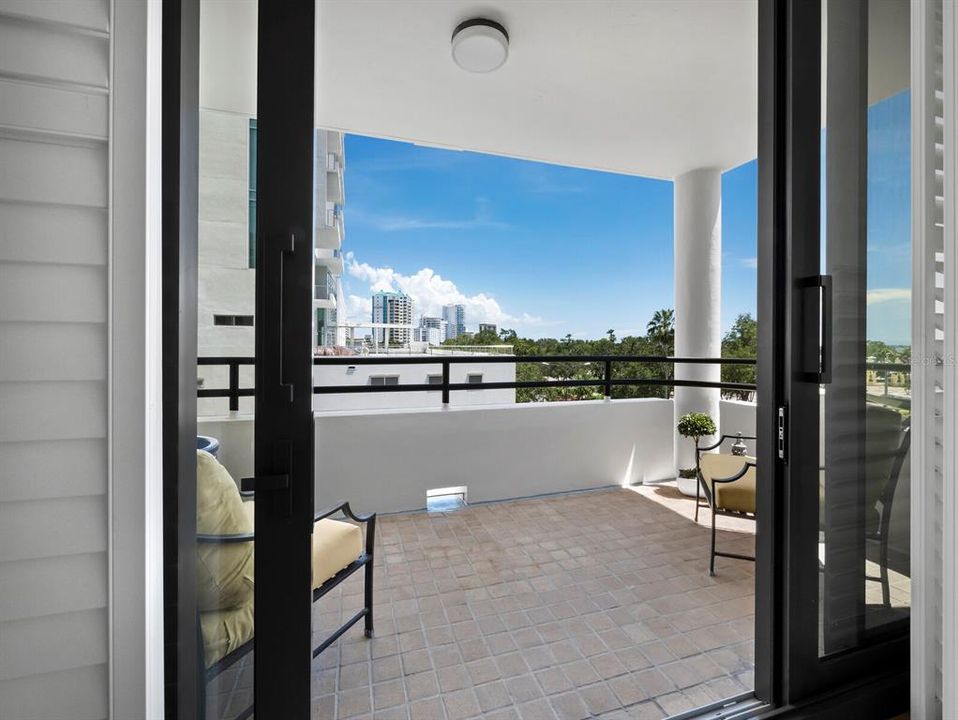For Sale: $1,599,000 (2 beds, 2 baths, 2055 Square Feet)