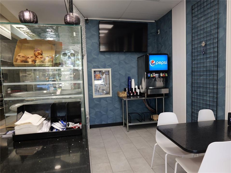 На продажу: $250,000 (0 спален, 0 ванн, 1260 Квадратных фут)