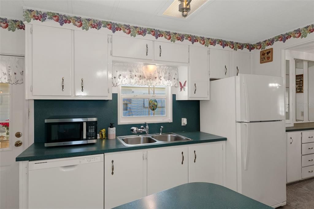 待售: $189,900 (2 贝兹, 2 浴室, 1200 平方英尺)