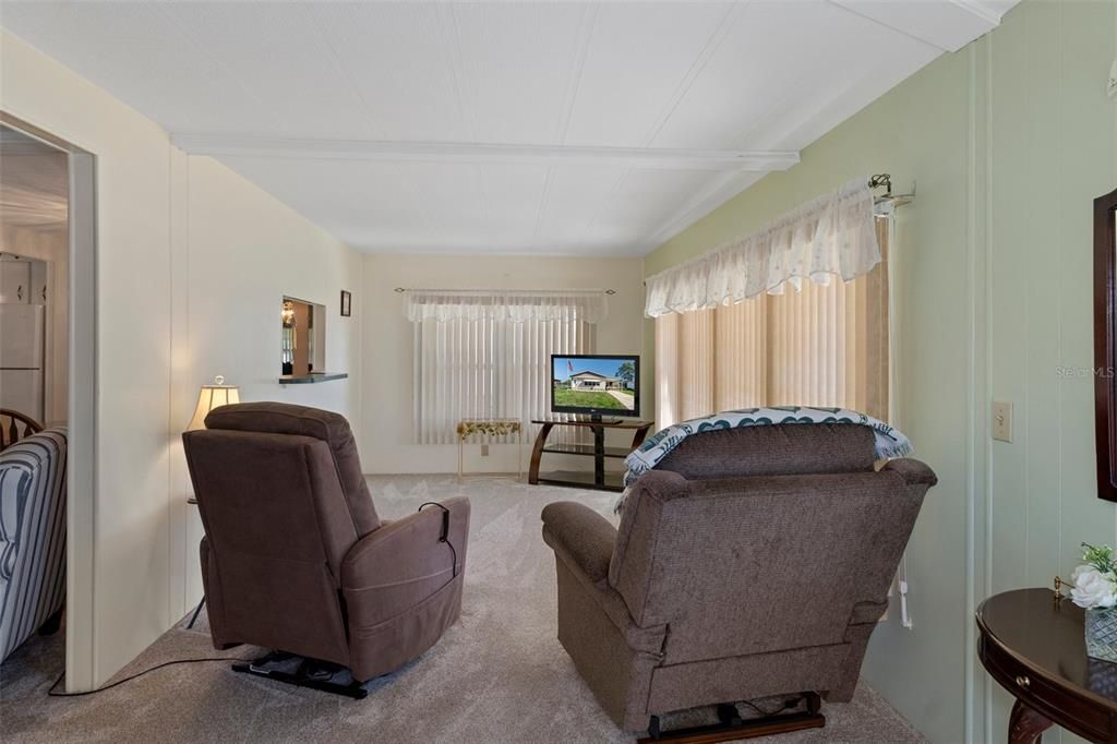 待售: $189,900 (2 贝兹, 2 浴室, 1200 平方英尺)