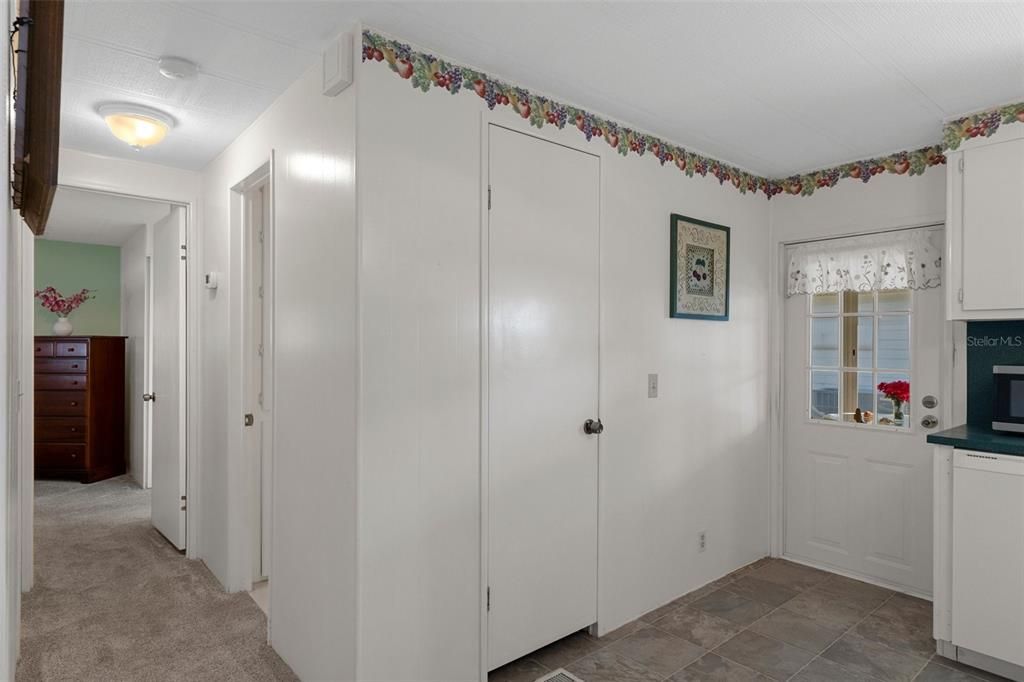 待售: $189,900 (2 贝兹, 2 浴室, 1200 平方英尺)