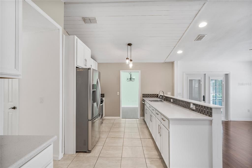 For Sale: $379,000 (3 beds, 2 baths, 1978 Square Feet)