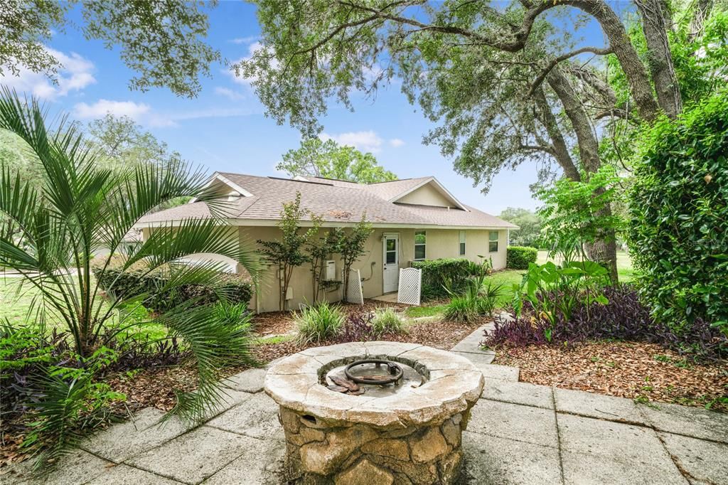 For Sale: $379,000 (3 beds, 2 baths, 1978 Square Feet)