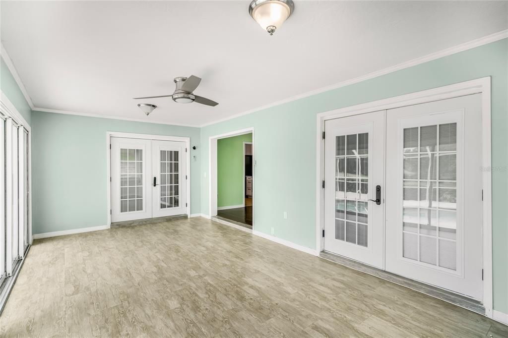 For Sale: $379,000 (3 beds, 2 baths, 1978 Square Feet)