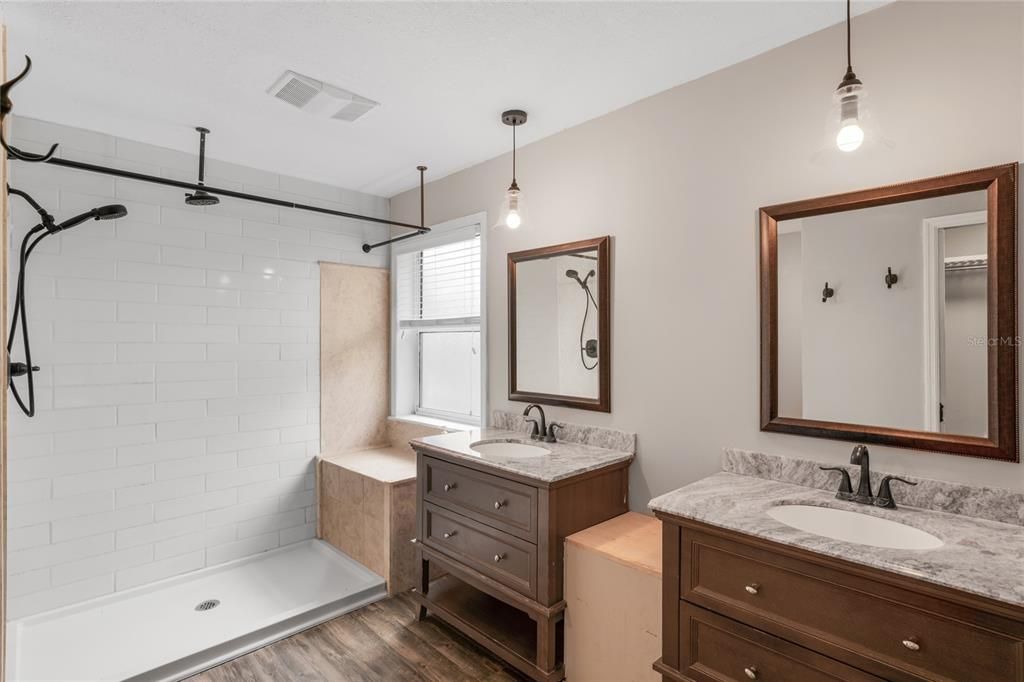 For Sale: $379,000 (3 beds, 2 baths, 1978 Square Feet)