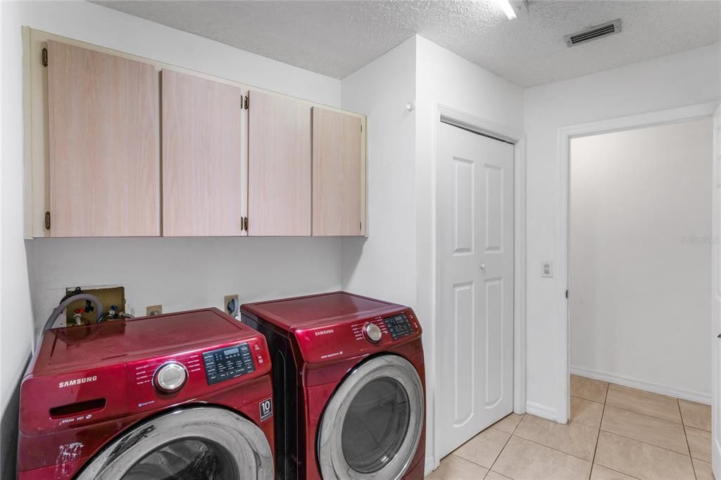 For Sale: $379,000 (3 beds, 2 baths, 1978 Square Feet)