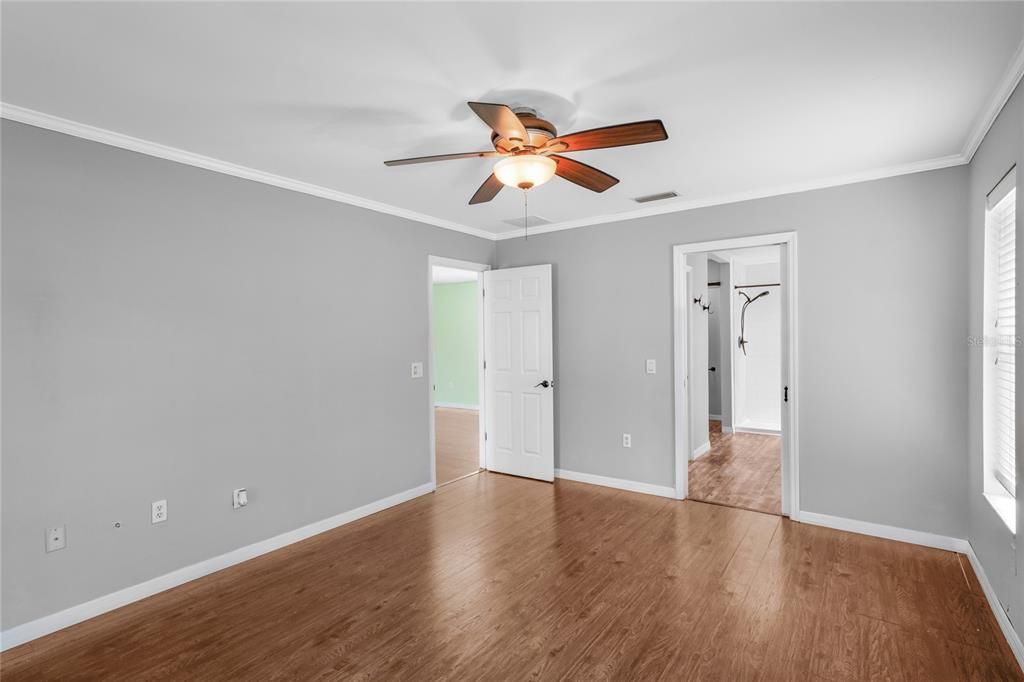 For Sale: $379,000 (3 beds, 2 baths, 1978 Square Feet)