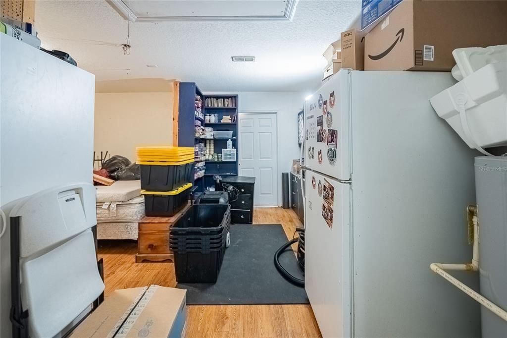 На продажу: $320,000 (3 спален, 2 ванн, 2434 Квадратных фут)