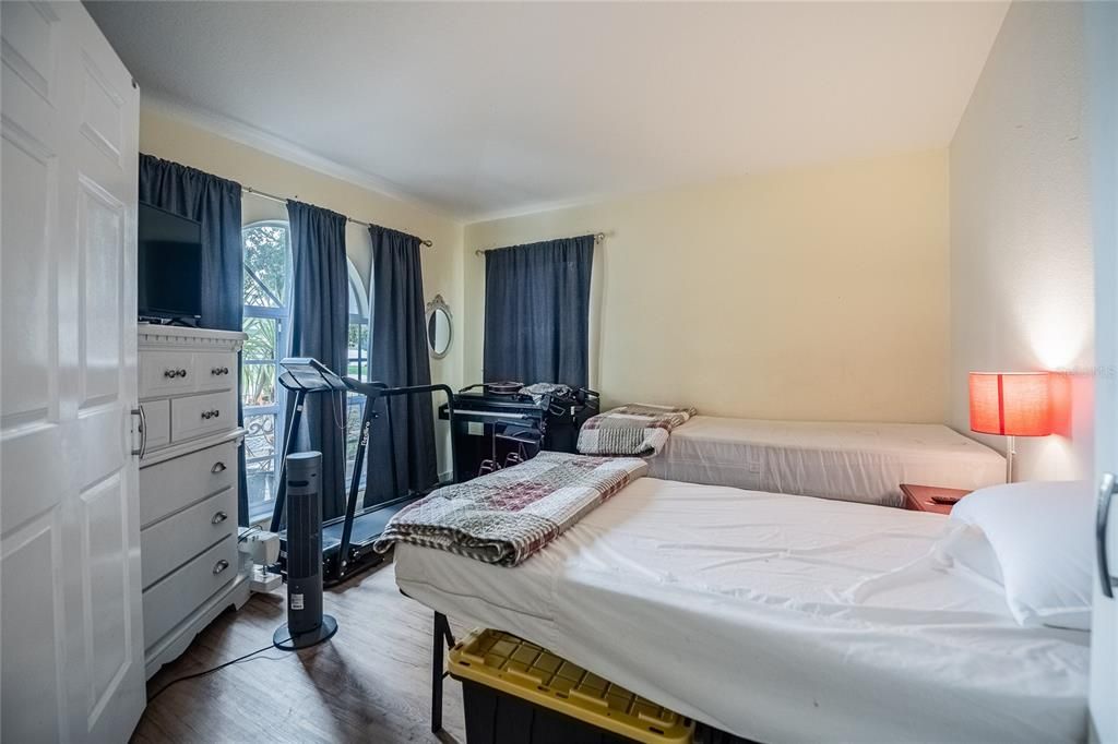 На продажу: $320,000 (3 спален, 2 ванн, 2434 Квадратных фут)