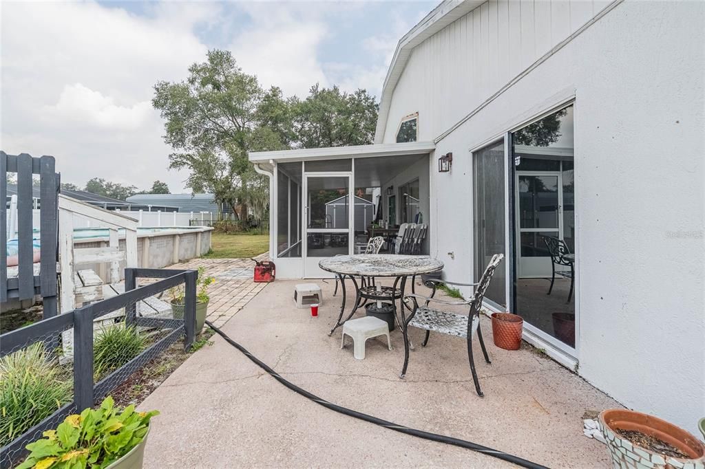 На продажу: $320,000 (3 спален, 2 ванн, 2434 Квадратных фут)