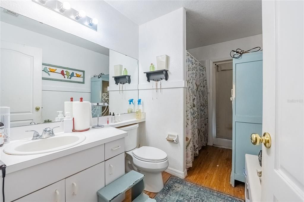 На продажу: $320,000 (3 спален, 2 ванн, 2434 Квадратных фут)