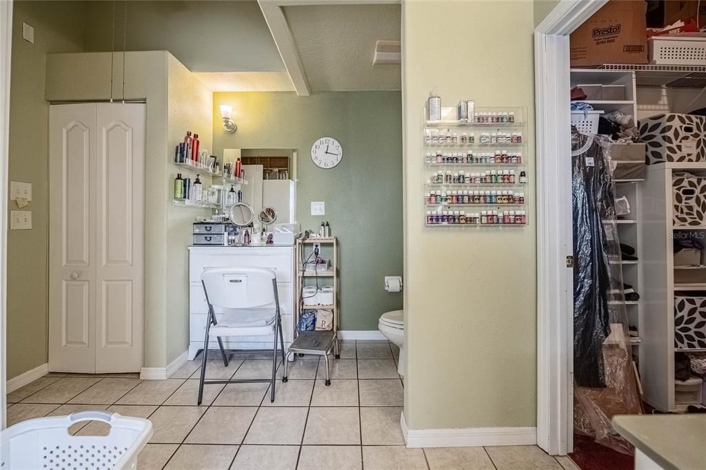 На продажу: $320,000 (3 спален, 2 ванн, 2434 Квадратных фут)