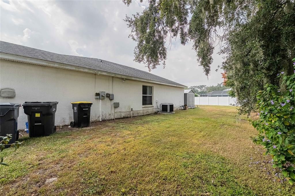 На продажу: $320,000 (3 спален, 2 ванн, 2434 Квадратных фут)