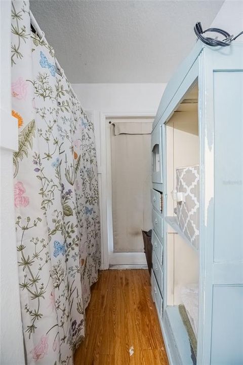 На продажу: $320,000 (3 спален, 2 ванн, 2434 Квадратных фут)