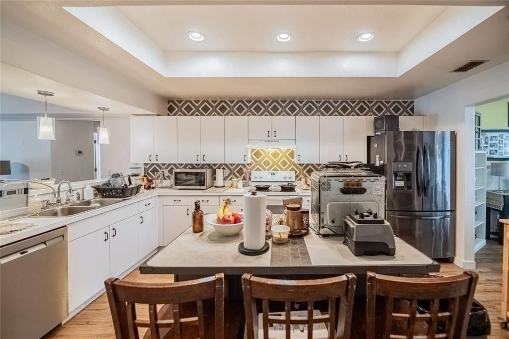 На продажу: $320,000 (3 спален, 2 ванн, 2434 Квадратных фут)