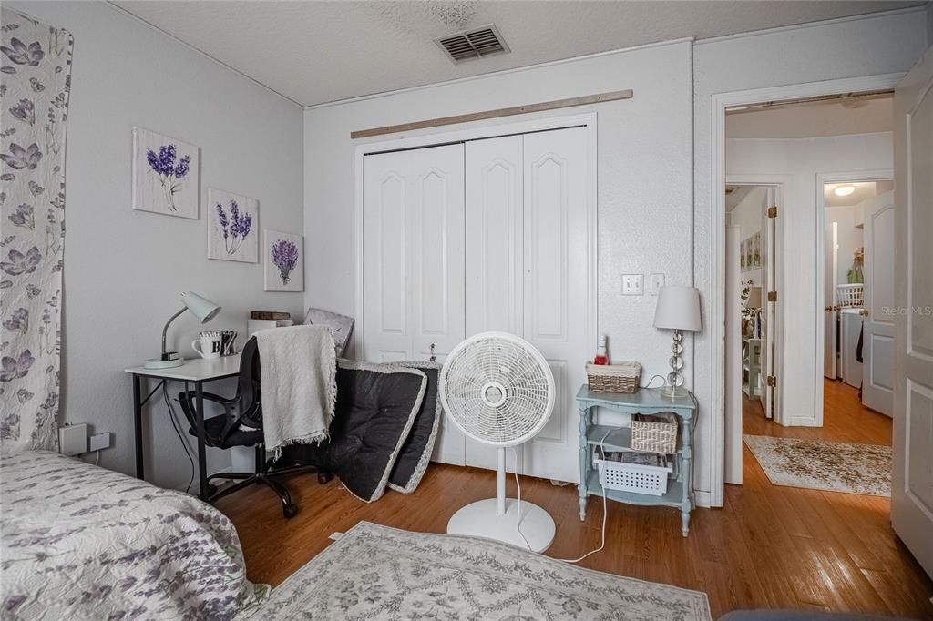 На продажу: $320,000 (3 спален, 2 ванн, 2434 Квадратных фут)