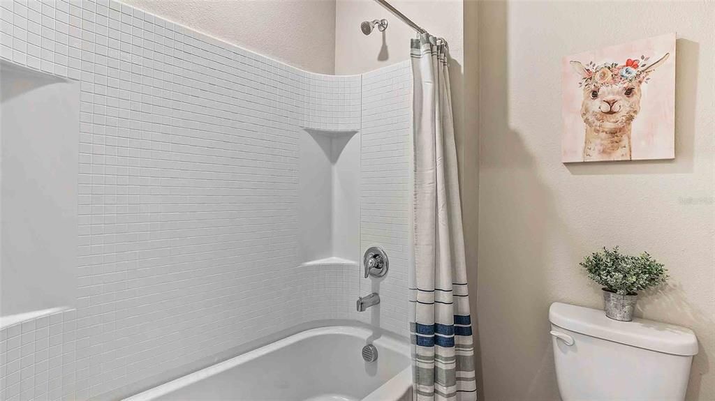 En Venta: $359,990 (5 camas, 3 baños, 2605 Pies cuadrados)