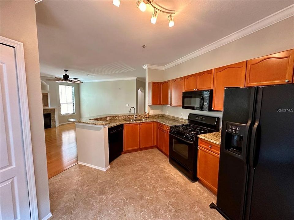 For Rent: $2,350 (2 beds, 2 baths, 1368 Square Feet)