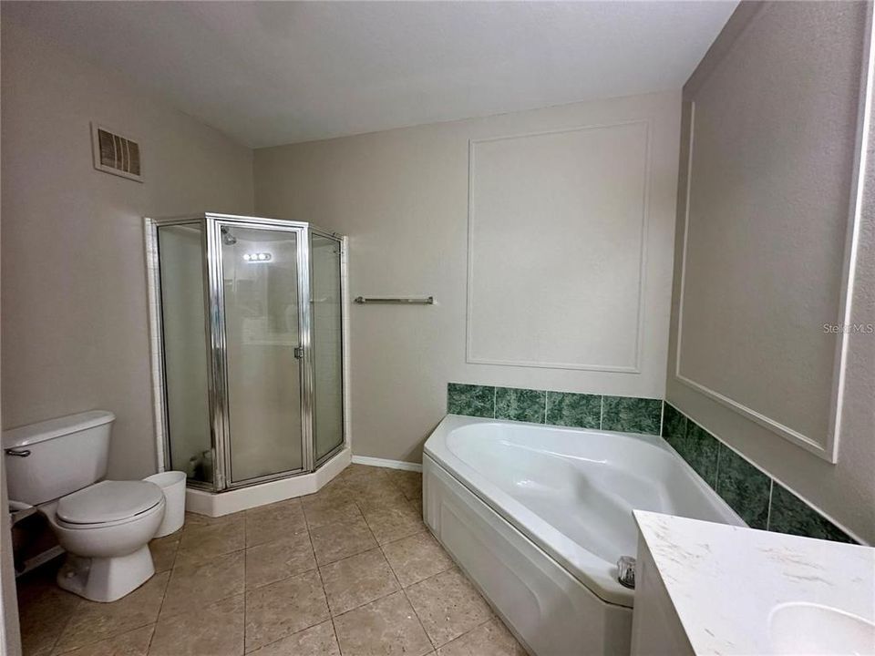 For Rent: $2,350 (2 beds, 2 baths, 1368 Square Feet)