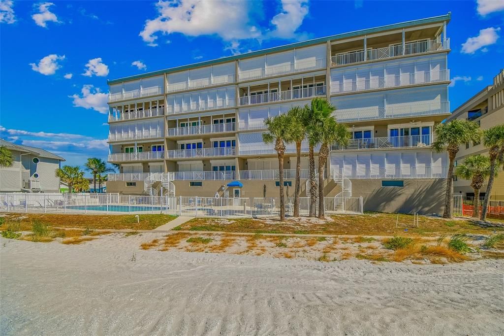 For Sale: $1,525,000 (3 beds, 2 baths, 1746 Square Feet)