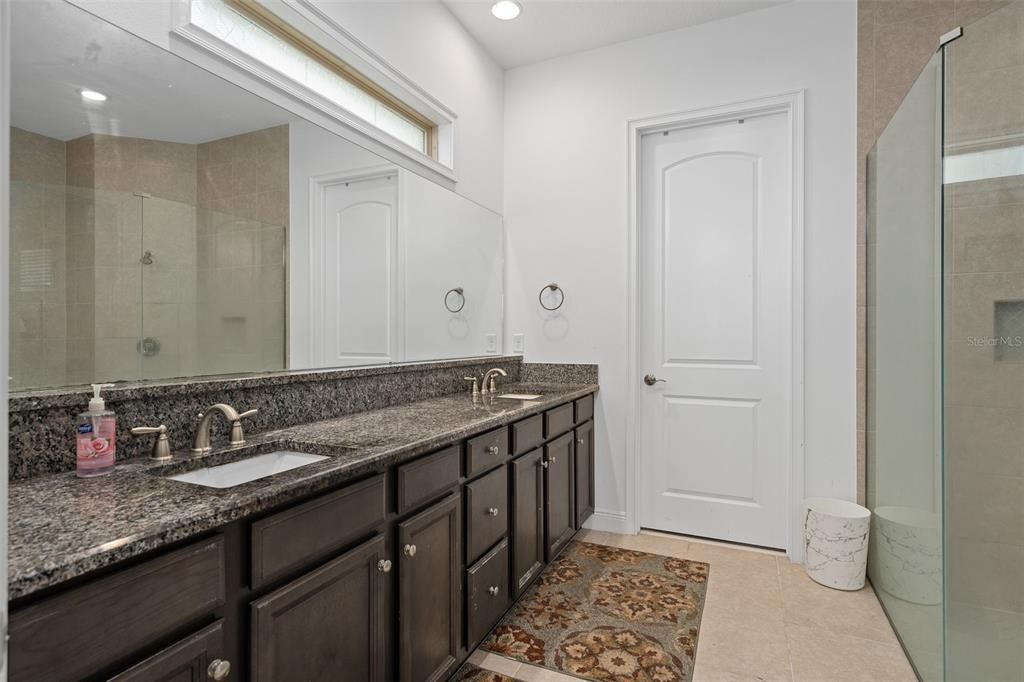 待售: $1,349,000 (5 贝兹, 5 浴室, 4238 平方英尺)