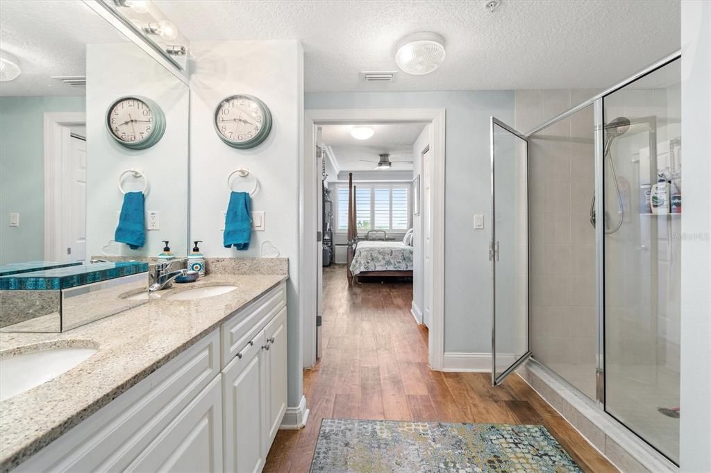 На продажу: $519,900 (3 спален, 2 ванн, 1455 Квадратных фут)