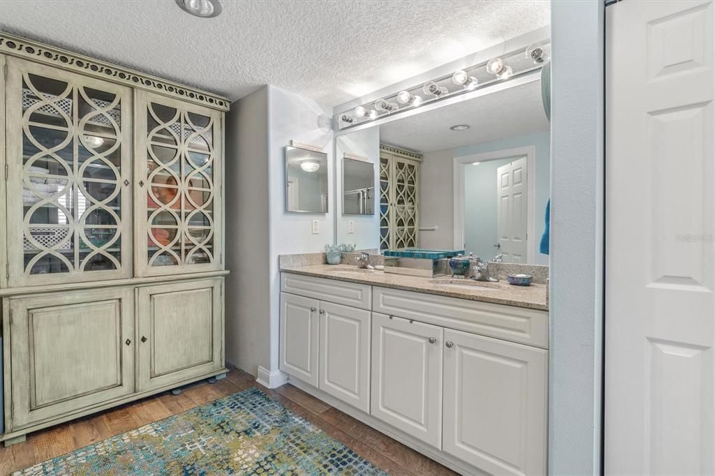 На продажу: $519,900 (3 спален, 2 ванн, 1455 Квадратных фут)