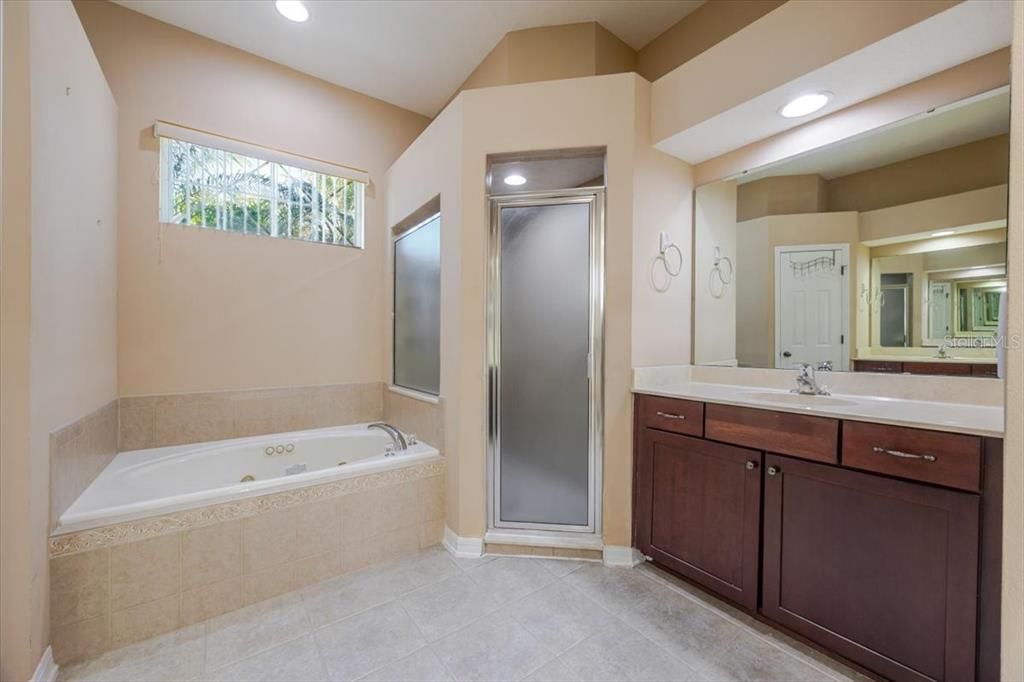 На продажу: $699,000 (4 спален, 3 ванн, 2930 Квадратных фут)