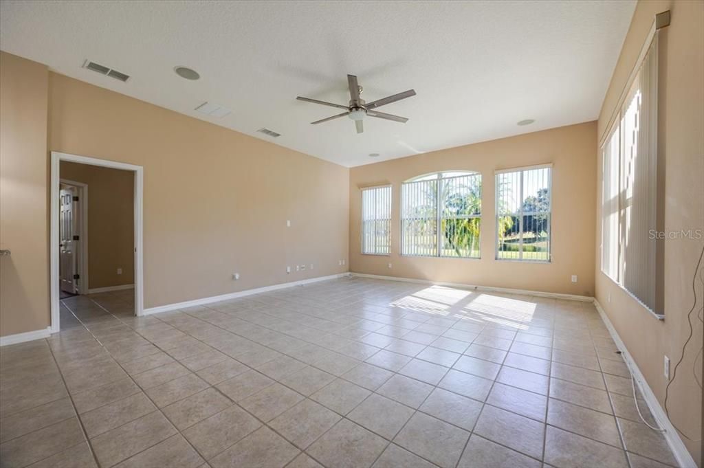 На продажу: $699,000 (4 спален, 3 ванн, 2930 Квадратных фут)