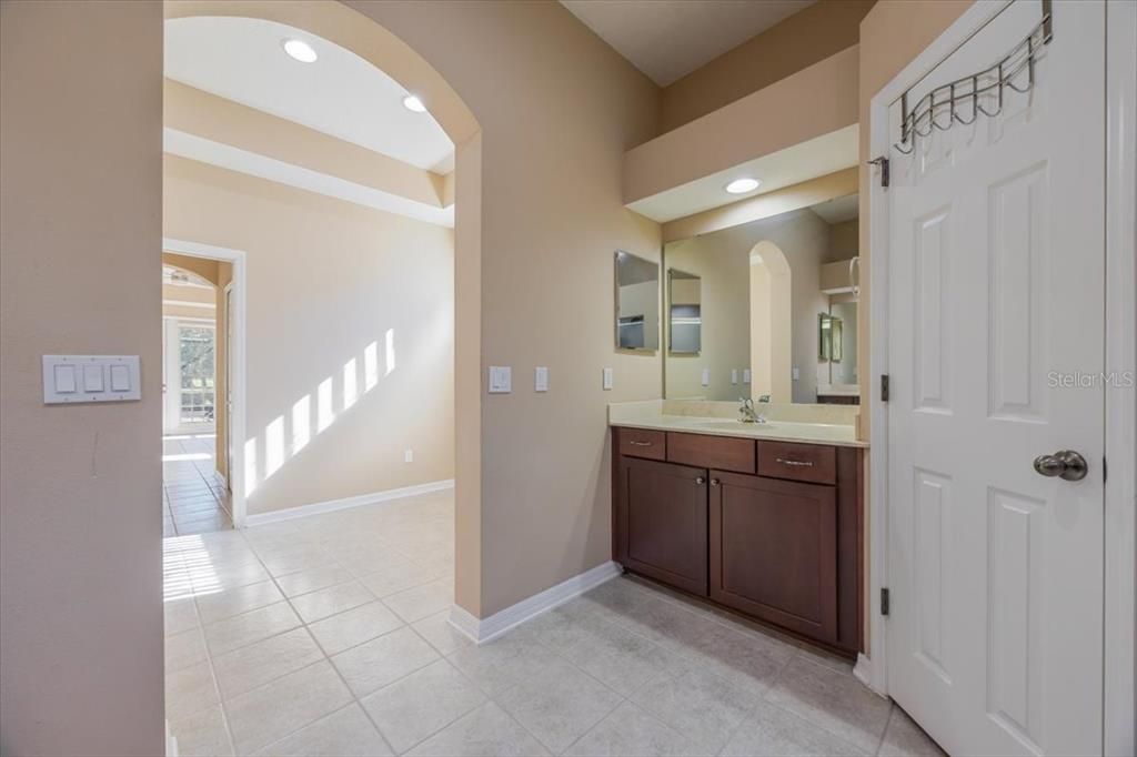 На продажу: $699,000 (4 спален, 3 ванн, 2930 Квадратных фут)