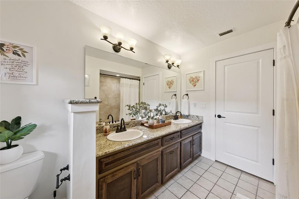For Sale: $689,000 (4 beds, 2 baths, 2824 Square Feet)
