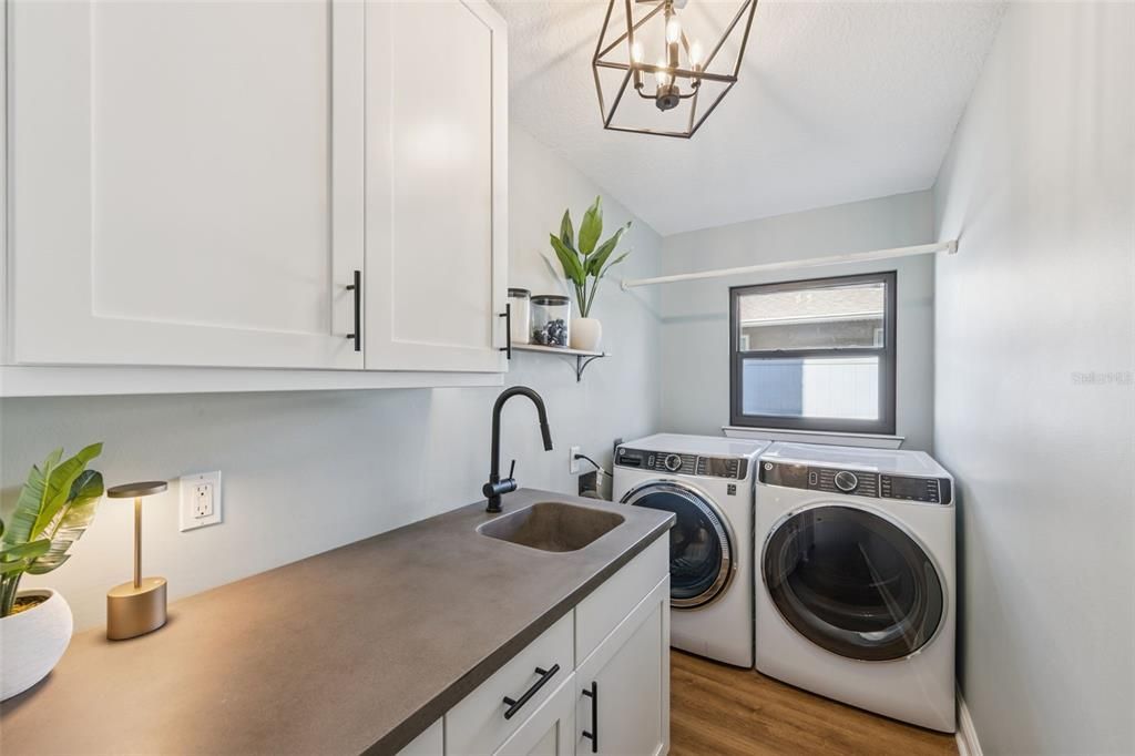 For Sale: $689,000 (4 beds, 2 baths, 2824 Square Feet)