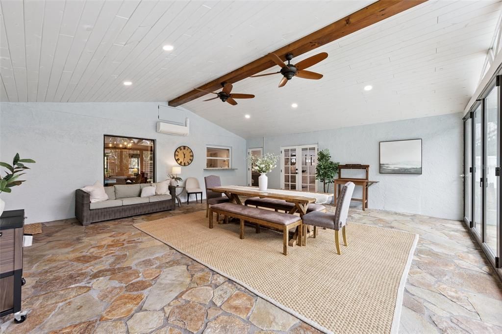 For Sale: $689,000 (4 beds, 2 baths, 2824 Square Feet)