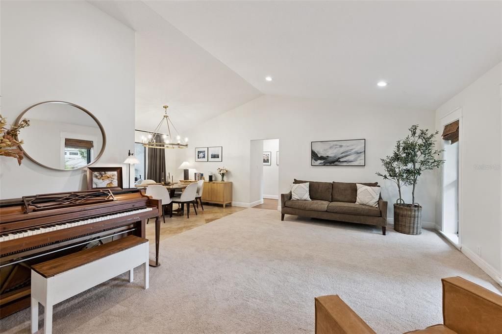 For Sale: $689,000 (4 beds, 2 baths, 2824 Square Feet)