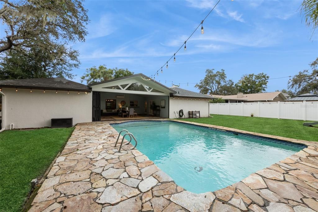 For Sale: $689,000 (4 beds, 2 baths, 2824 Square Feet)